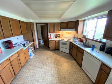 3347 S River Rd, Grants Pass, OR 97527 - photo 3