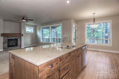 60396 SE Hedgewood Ln, Bend, OR 97702 - photo 6