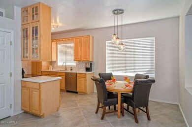 8907 E Knowles Breakfast Room