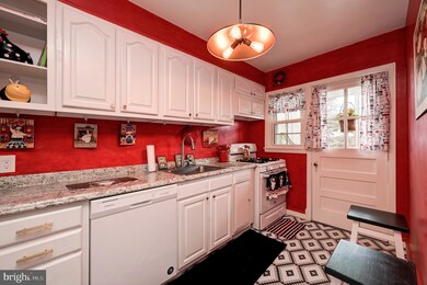 8643 Rock Oak Rd, Parkville, MD 21234 - photo 7