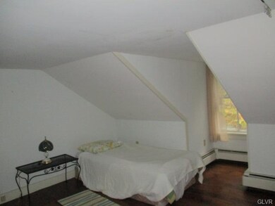 35 Race St, Jim Thorpe, PA 18229 - photo 3