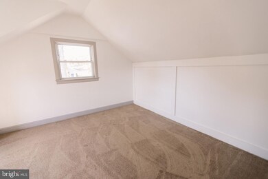 415 Hazel Ave, Folsom, PA 19033 - photo 7