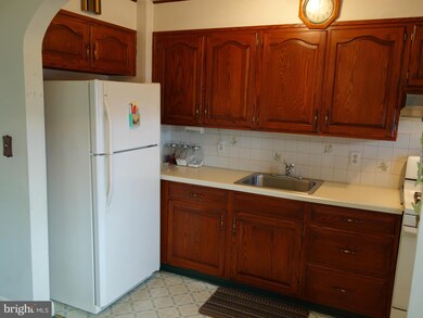 2007 Grinnalds Ave, Baltimore, MD 21230 - photo 4
