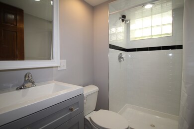 516 Crescent St unit B, Wheaton, IL 60187 - photo 5