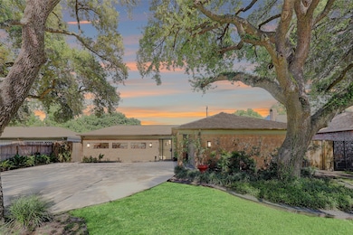 10014 Locke Ln, Houston, TX 77042 - photo 7