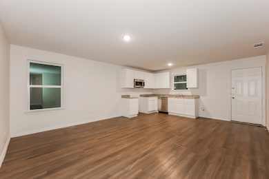 2213 Dillard St, Fort Worth, TX 76105 - photo 3