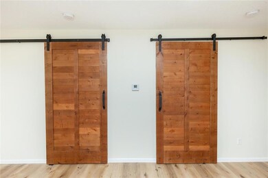 845 E 24th Ct, Des Moines, IA 50317 - photo 6