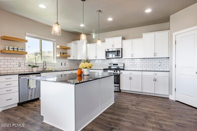 12125 N Montrose Dr, Highland, UT 84003 - photo 3