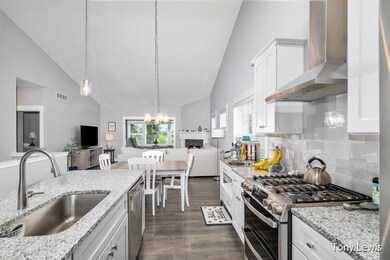 Kitchen w/granite, tile backsplash