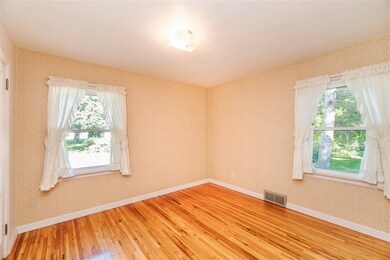 5026 University Ave, Cedar Falls, IA 50613 - photo 7