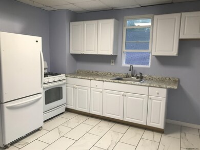 140 Hawk St S, Albany, NY 12202 - photo 7