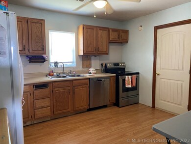 320 S Muskogee Ave, Claremore, OK 74017 - photo 6