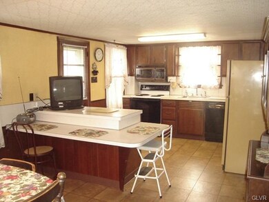 2209 2nd Ave, Whitehall, PA 18052 - photo 7