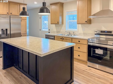 252 NE 3rd St, Oakland, OR 97462 - photo 5