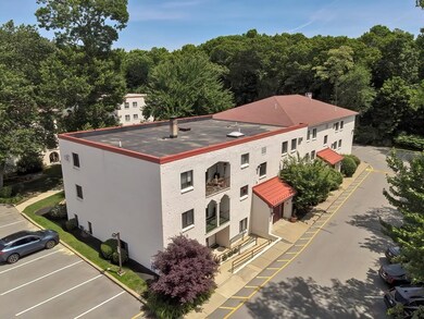 410 Fellsview Terrace unit 417, Stoneham, MA 02180 - photo 2