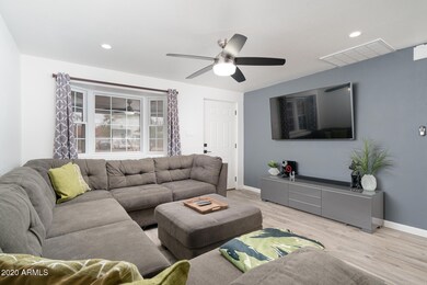 05_Living-Room-01