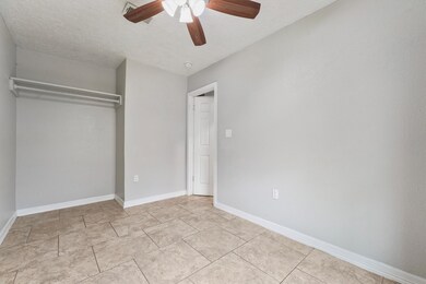 1003 Melbourne St unit 2, Houston, TX 77022 - photo 6