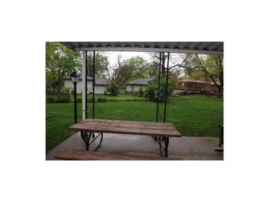 Covered Patio!