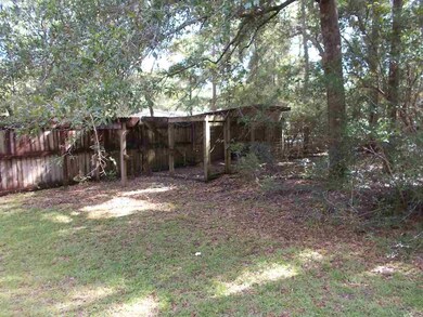 121 Purify Bay Rd, Crawfordville, FL 32327 - photo 5