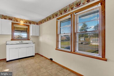 9350 Tomstown Rd, Waynesboro, PA 17268 - photo 7