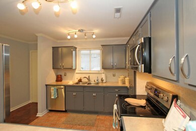 2741 Jobee Dr (23)0023