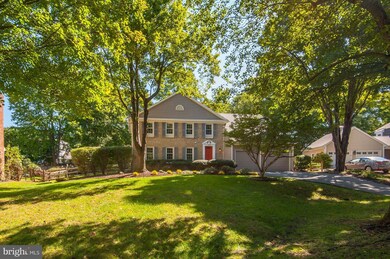 12409 Goldfinch Ct, Potomac, MD 20854 - photo 2