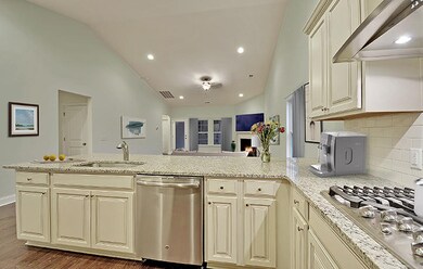 722x460 Kitchen 3