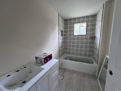 37 Clover St, Exeter, NH 03833 - photo 5