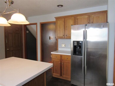 1218 Emerald Woods Ct, Davenport, IA 52806 - photo 7