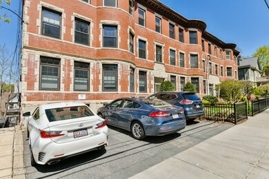 149 Winthrop Rd unit 3, Brookline, MA 02445 - photo 3