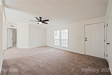 930 Wood St, Statesville, NC 28677 - photo 3