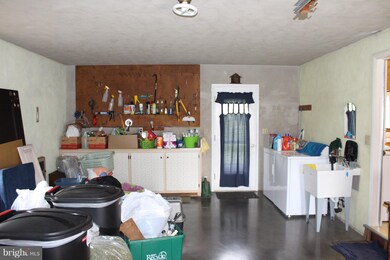 751 W Main St, New Holland, PA 17557 - photo 6