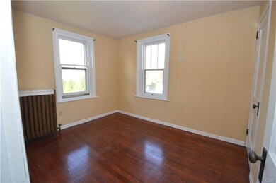 542 N 3rd St, Emmaus, PA 18049 - photo 6