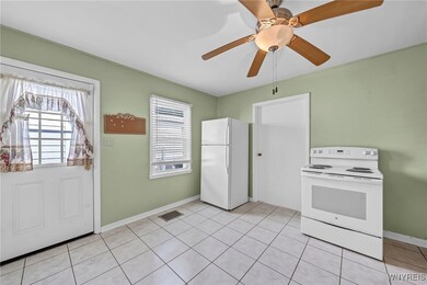 Eat-in Kitchen