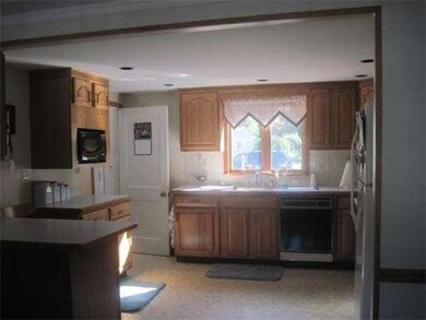 12 Hatherly Rd, Waltham, MA 02452 - photo 3