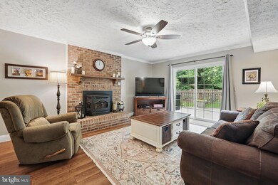 4549 Diehl Ct, Woodbridge, VA 22193 - photo 5