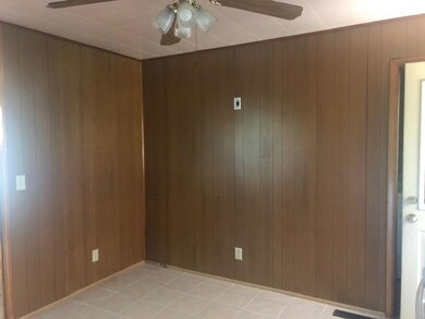 827 Railroad St, Covington, IN 47932 - photo 6