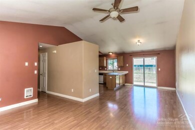 3245 SW Obsidian Ave, Redmond, OR 97756 - photo 4