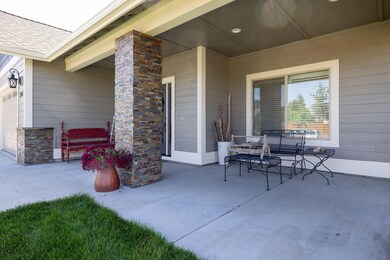 35-web-or-mls-3776 SW Wickiup Place-45