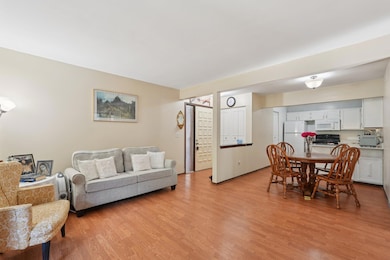 8631 N Servite Dr unit 112, Milwaukee, WI 53223 - photo 4