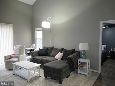 2201 Falls Gable Ln unit A, Baltimore, MD 21209 - photo 3