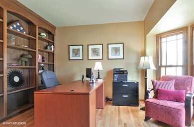 1421 Durness Ct, Naperville, IL 60565 - photo 3