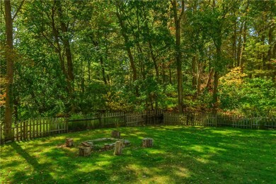 212 Ridgeway Dr, Baden, PA 15005 - photo 4