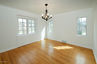 2224 Benjamin-204