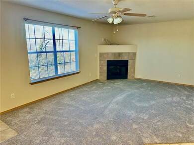 3066 Memory Ln unit C, Springdale, AR 72764 - photo 4