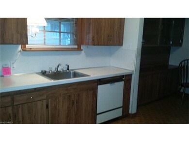 Kitchen with eat in area