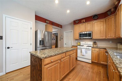 113 Majestic Dr, Canonsburg, PA 15317 - photo 7