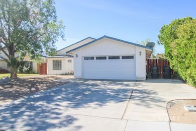 925 W Tamarisk Ave unit B, Ridgecrest, CA 93555 - photo 3