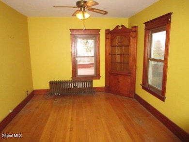 1547 5th St, Rensselaer, NY 12144 - photo 3