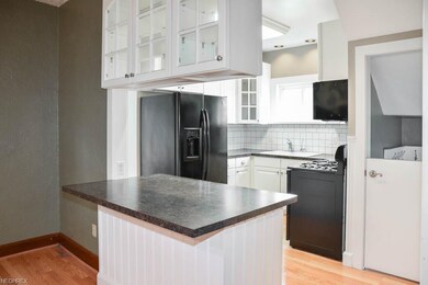 Wonderful kitchen peninsula with a breakfast bar.